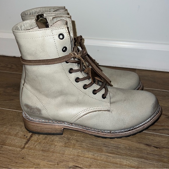 Freebird by Steven Shoes - Freebird by Steven Manchester Boots